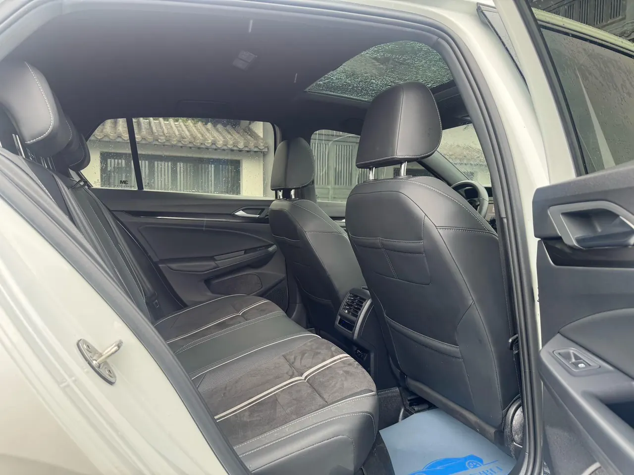 Volkswagen 2023 Golf 8 R-Line 1.4TSI 280TSI Lite (Modified) Automatic Gear 9