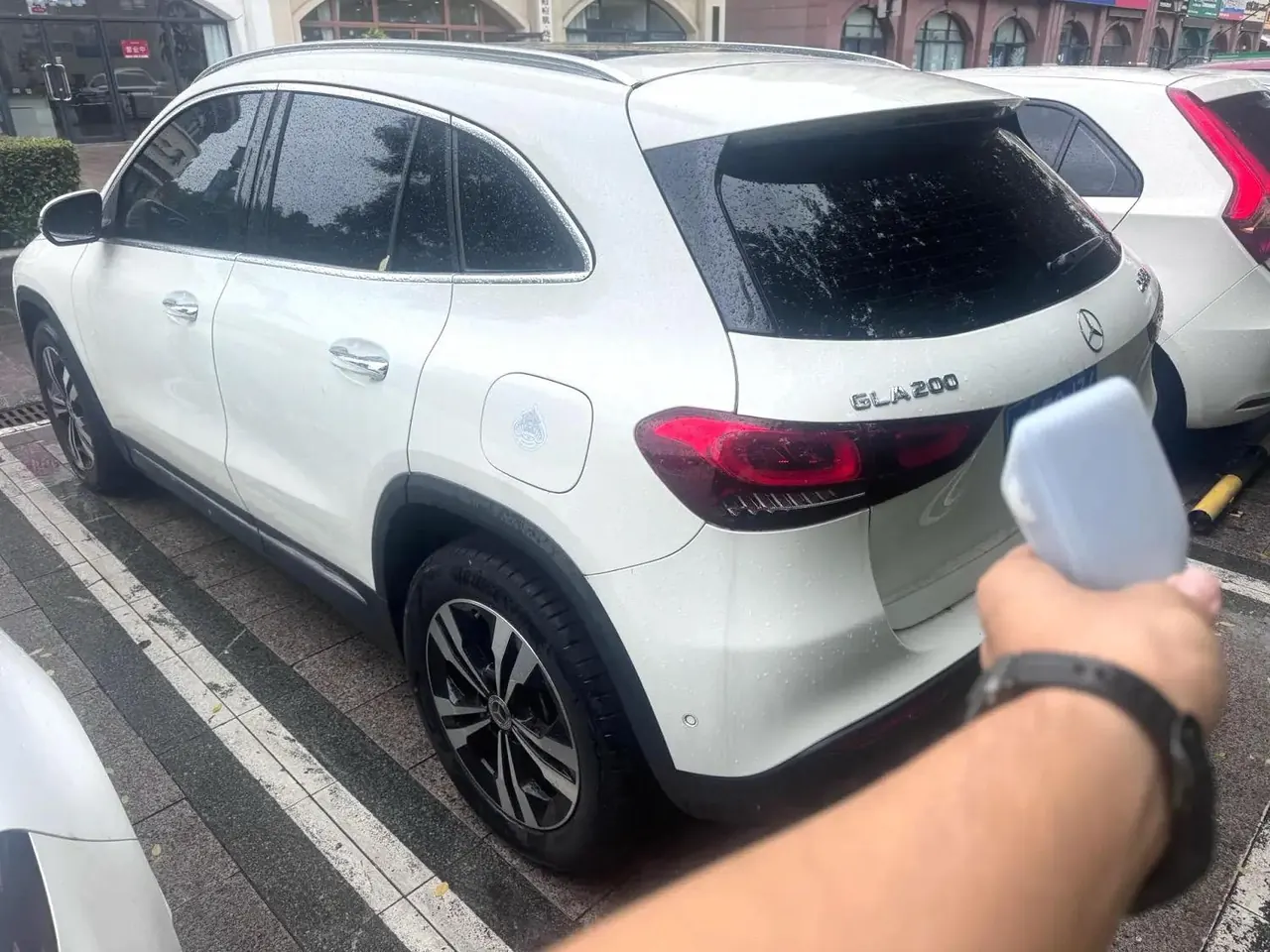 Mercedes Benz 2020 GLA 200 1.3T automatic gear 4
