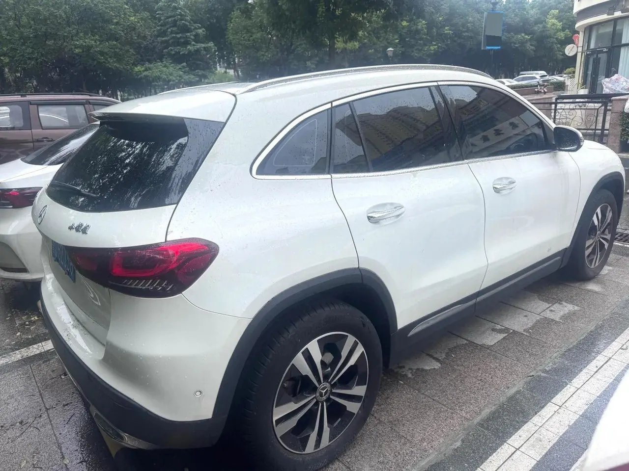 Mercedes Benz 2020 GLA 200 1.3T automatic gear 5