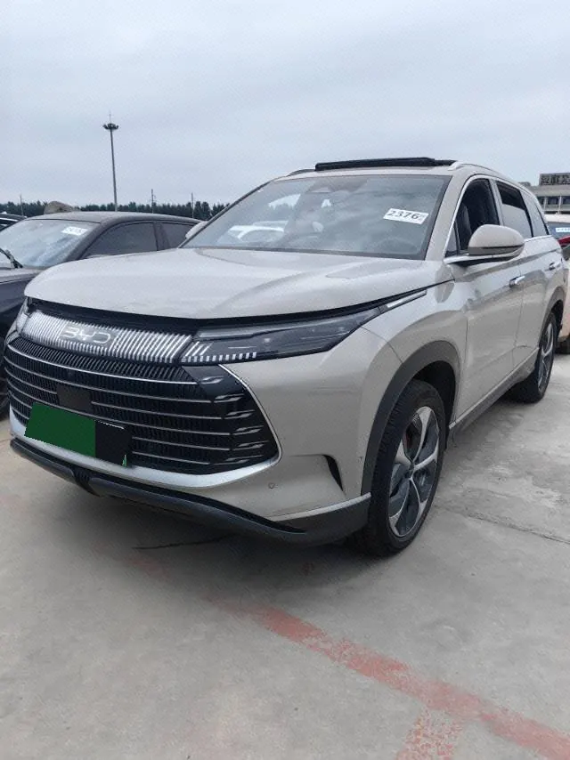 BYD 2024 frigate 07 DM-i 1.5T stepless glory version 205KM flagship automatic gear - View 1