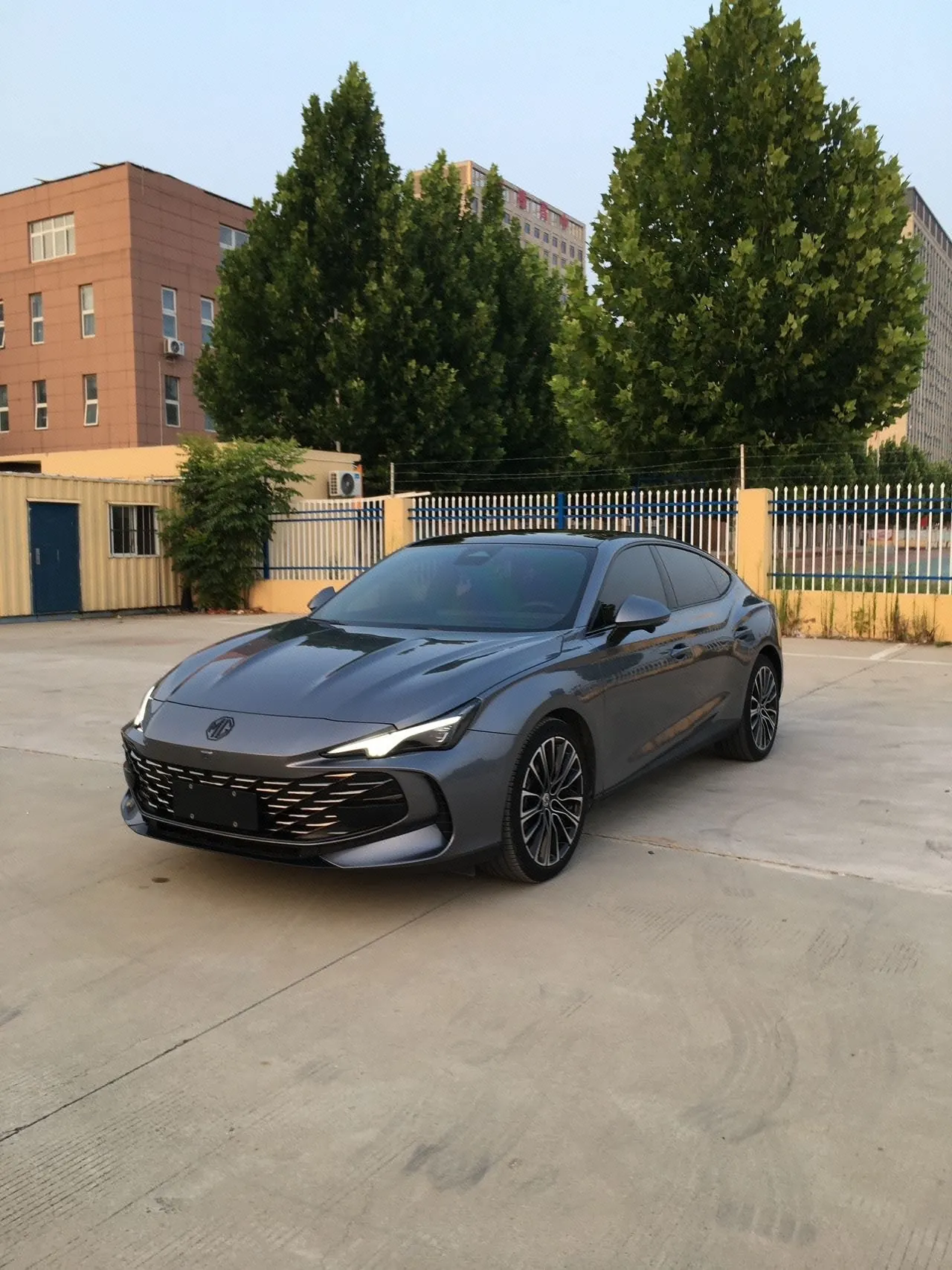打开图片灯箱:MG 2023 MG7 1.5T to the United States elegant version of automatic gear