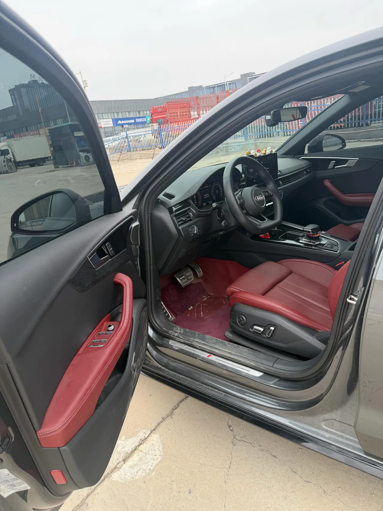 Audi 2024 A4L 2.0TFSI 40TFSI Deluxe Dynamic Automatic 3