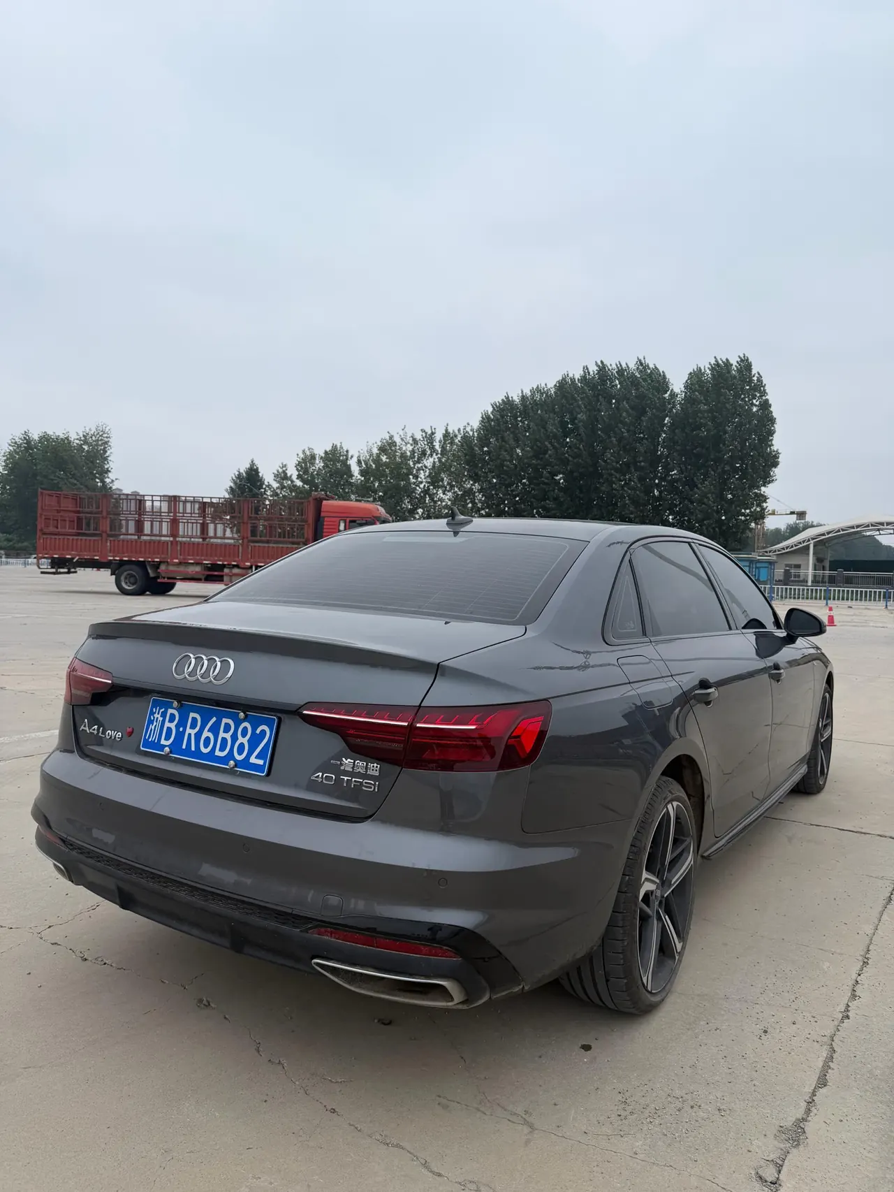 Audi 2024 A4L 2.0TFSI 40TFSI Deluxe Dynamic Automatic 5