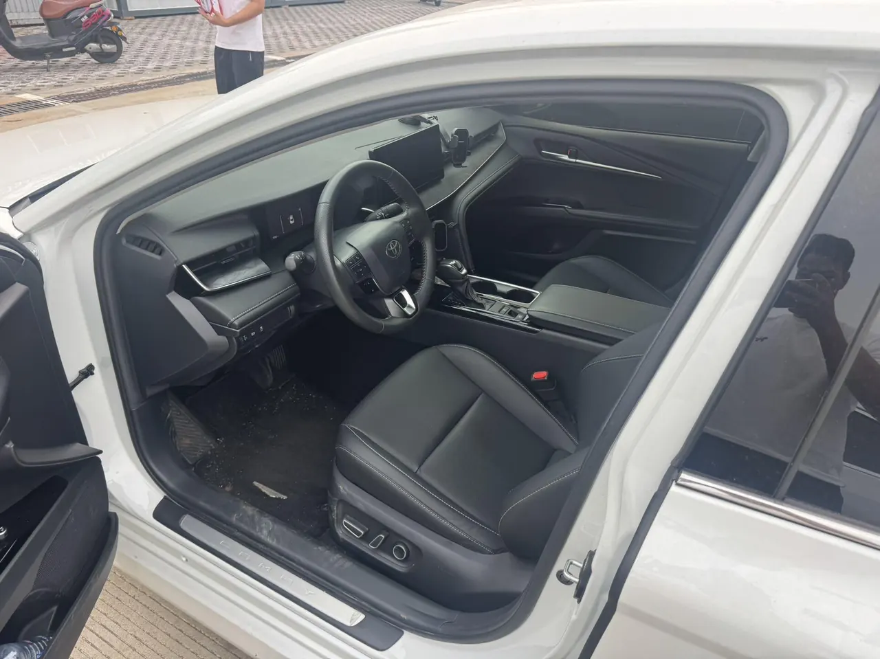 Toyota 2024 Camry Dual Engine 2.0HGVP Stepless Deluxe Automatic Gear 2