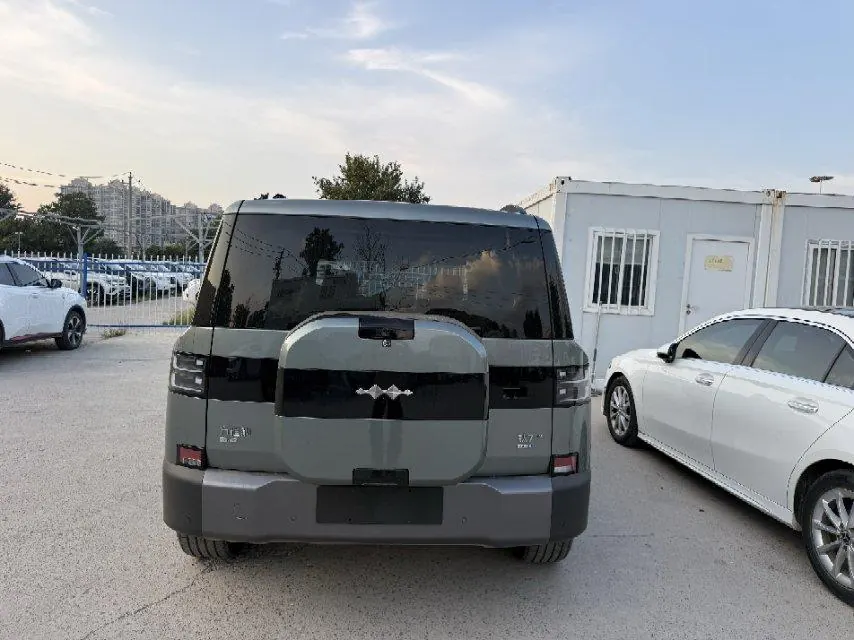 FangChengBao 2026 titanium 7 EV 675KM rear drive flash charge version automatic gear 2