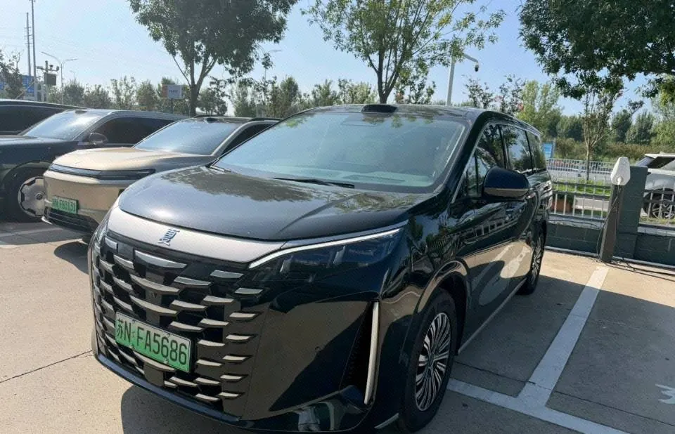 Open image lightbox: BYD 2026 summer DM-i 1.5T stepless 218km excellent automatic gear