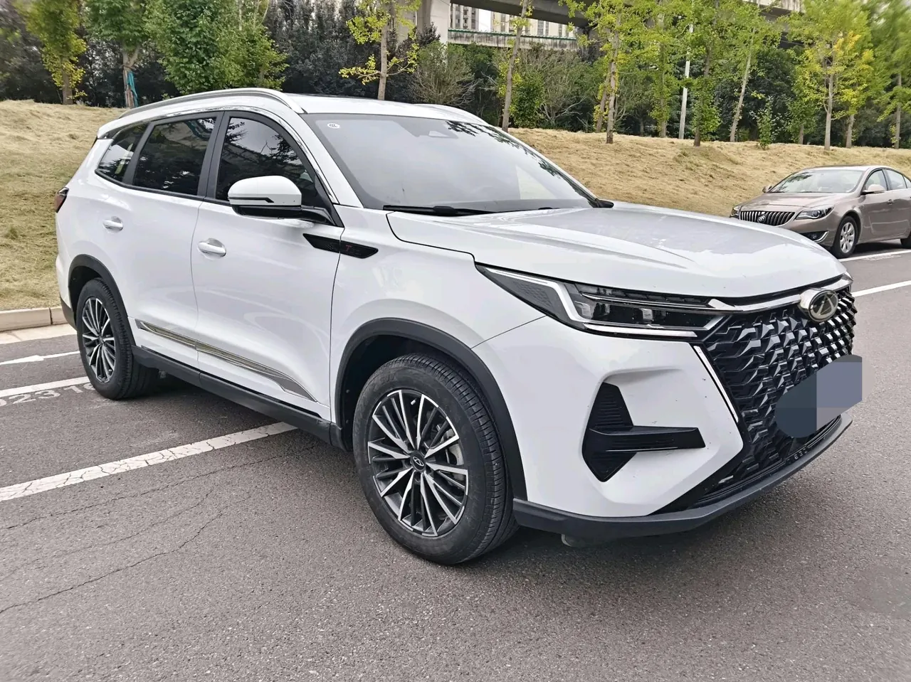 Chery 2024 Ruihu 8 PRO 1.6T 290T Champion Edition Two-wheel Drive Shining Edition 5-seat Automatic Gear 3