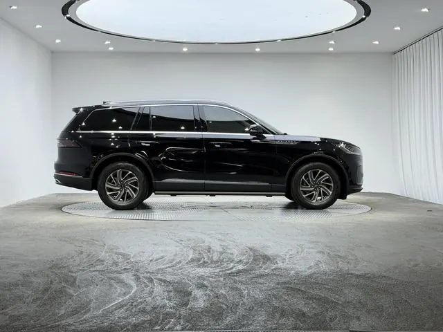 Lincoln 2024 Aviator 3.0T V6 4-wheel Elegant Edition 6-seat Automatic Gear 3