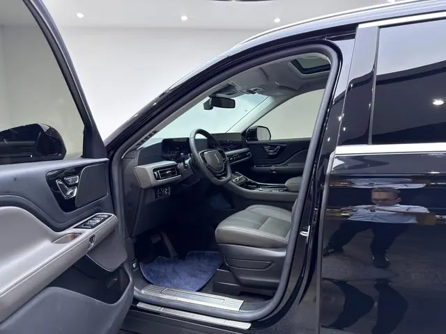 Lincoln 2024 Aviator 3.0T V6 4-wheel Elegant Edition 6-seat Automatic Gear 5