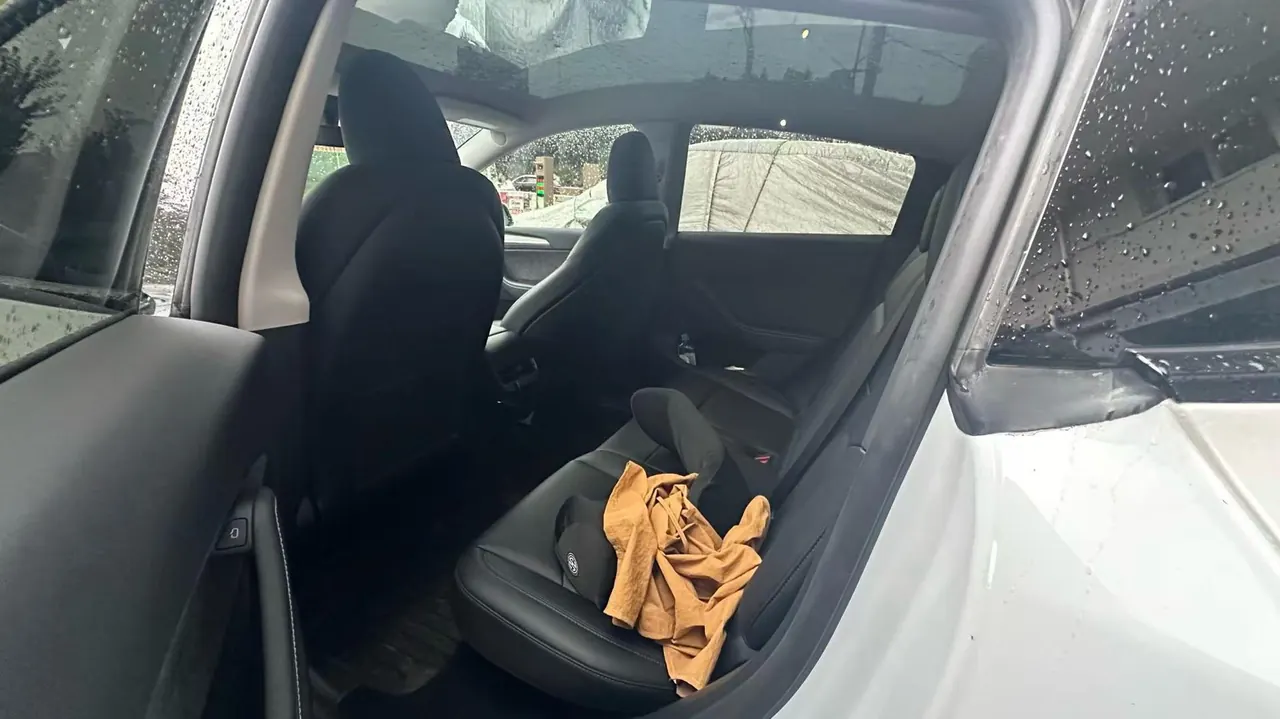 Tesla 2024 Model Y rear-wheel drive version automatic transmission 3