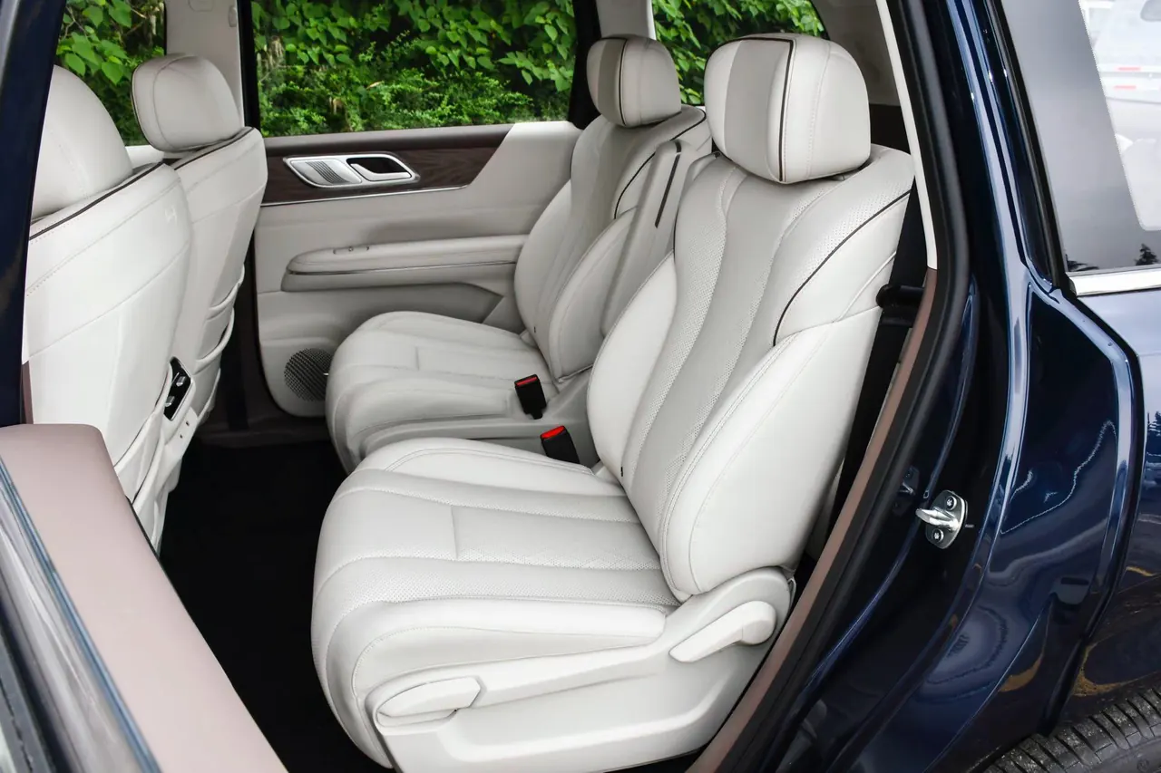 WuLing 2026 Starlight L 1.5 Stepless 260km Six-seater Automatic Gear 4