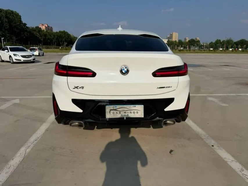 BMW X4 (Imported) 2022 X4 xDrive25i 2.0T M Sports Suit Automatic Gear 6