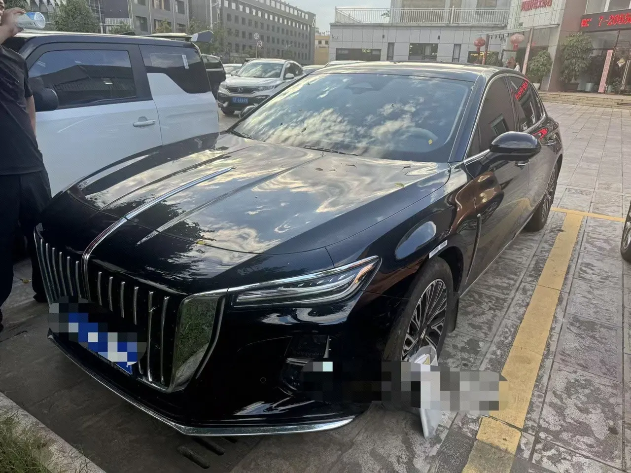 Open image lightbox: HongQi 2024 H5 2.0T Zhilian Qi Chang Edition Automatic Gear