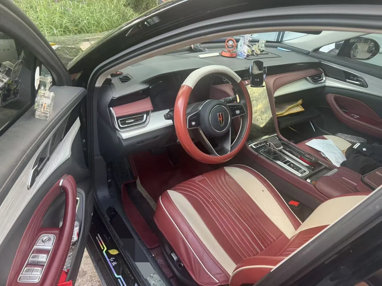 HongQi 2024 H5 2.0T Zhilian Qi Chang Edition Automatic Gear 2