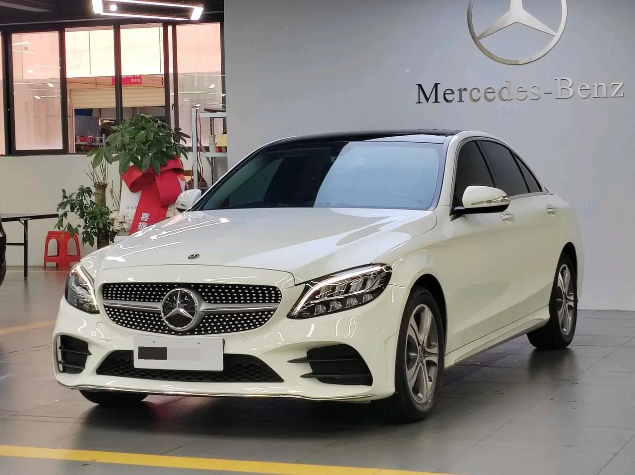 打开图片灯箱:Mercedes Benz Class C 2020 C 260 L 48V 1.5T Sports Edition Automatic Gear