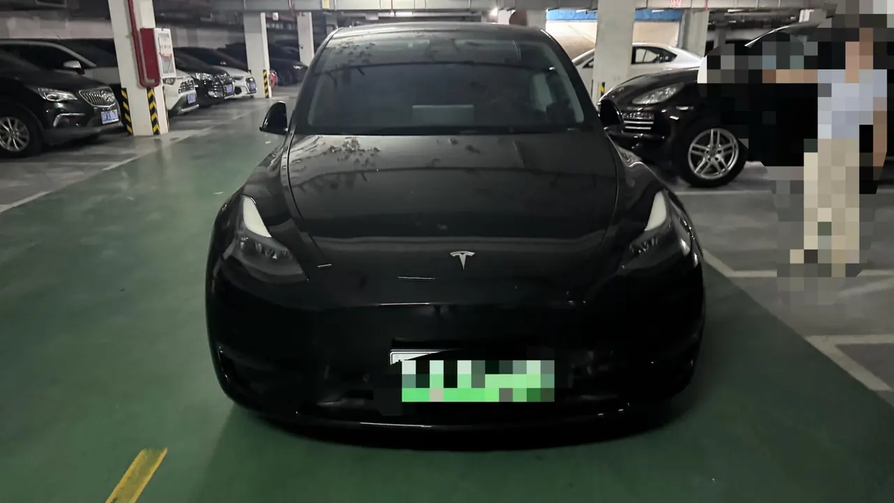 Tesla 2023 Model Y high-performance all-wheel drive version automatic transmission 2