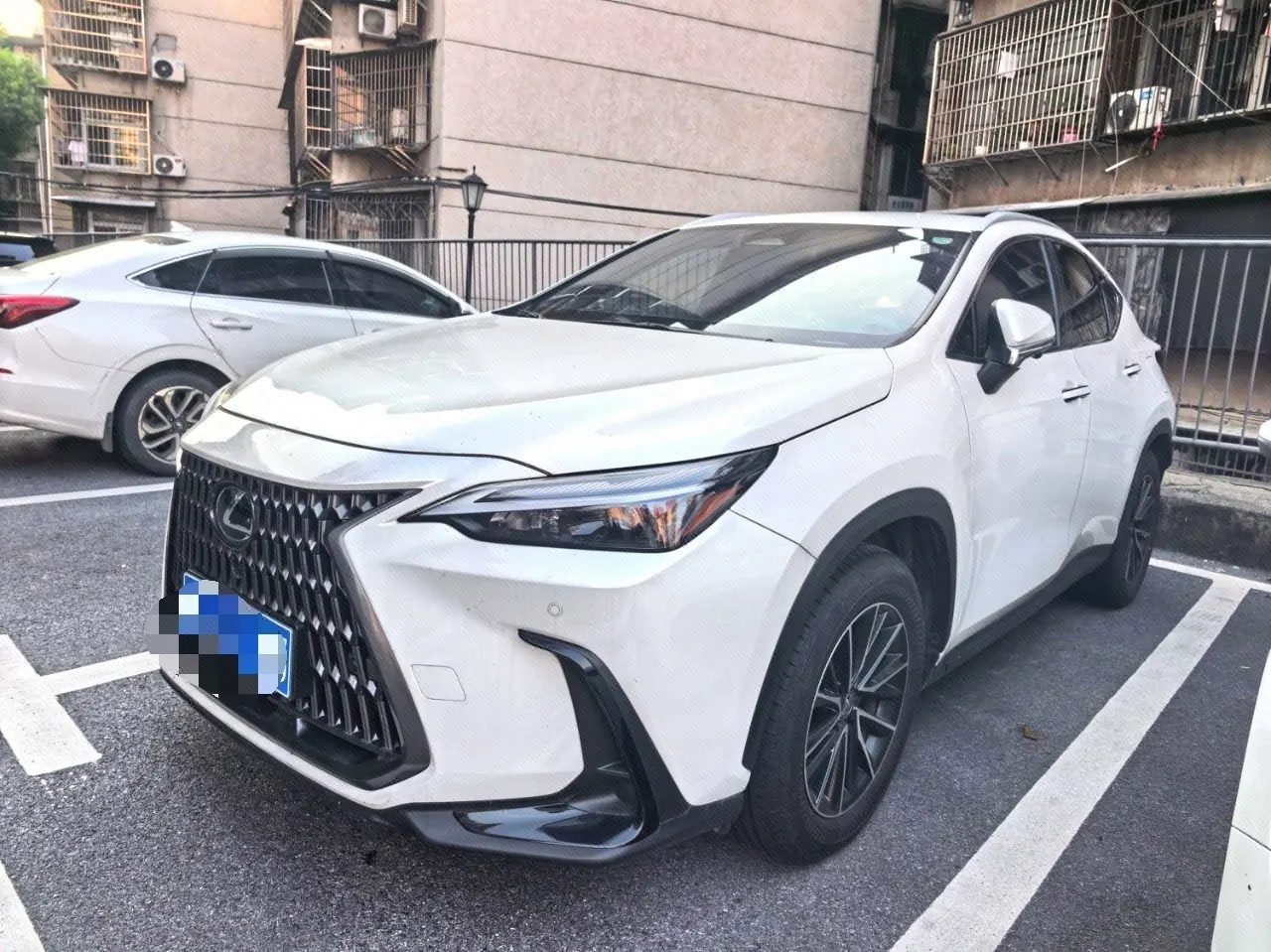 打开图片灯箱:Lexus NX (Imported) 2023 NX350h 2.5 Stepless Creation Edition Automatic Gear
