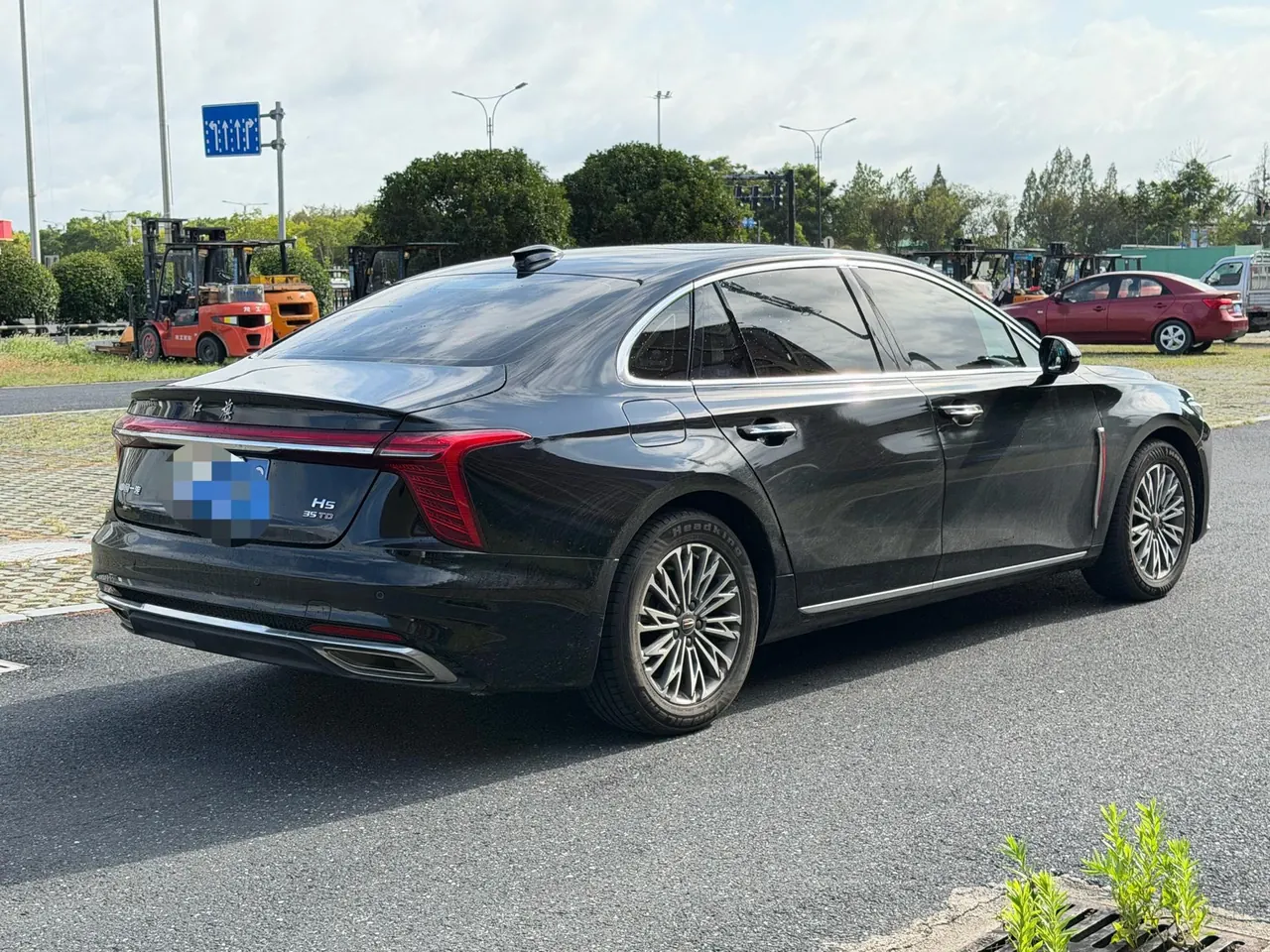HongQi 2023 H5 1.5T Zhilian Flag Rhyme Edition Automatic Gear 5