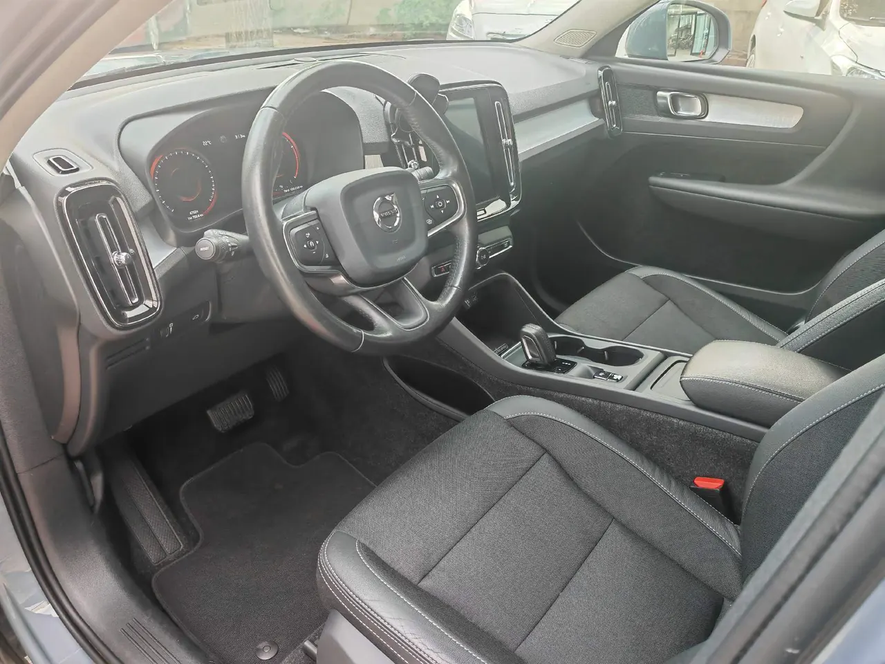 Volvo 2020 XC40 1.5T T3 Smart Fashion Edition Automatic Gear 9