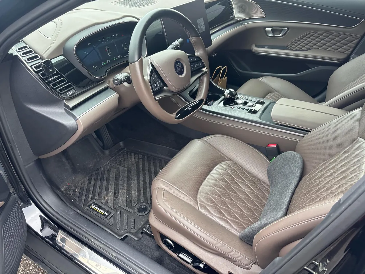 BYD 2022 Han DM-i 1.5T stepless 121KM exclusive automatic gear 3