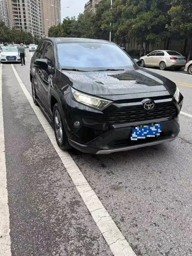 Toyota 2021 RAV4 Rongbo 2.0 Stepless Two-Drive Premium Edition Automatic Gear 2