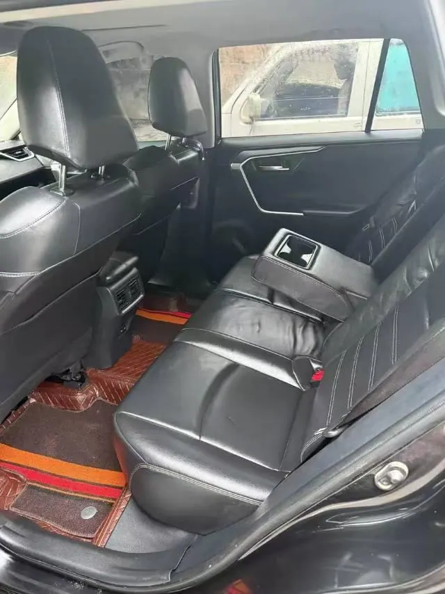 Toyota 2021 RAV4 Rongbo 2.0 Stepless Two-Drive Premium Edition Automatic Gear 4