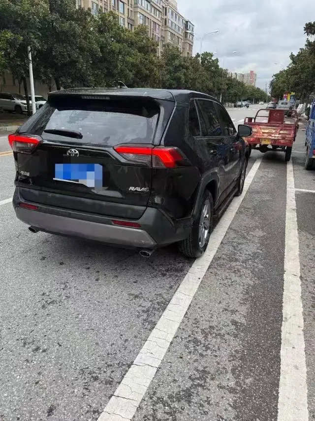 Toyota 2021 RAV4 Rongbo 2.0 Stepless Two-Drive Premium Edition Automatic Gear 8