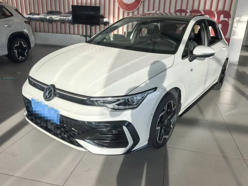 Open image lightbox: Volkswagen 2025 Golf 8 R-Line 1.5TSI 300TSI Automatic