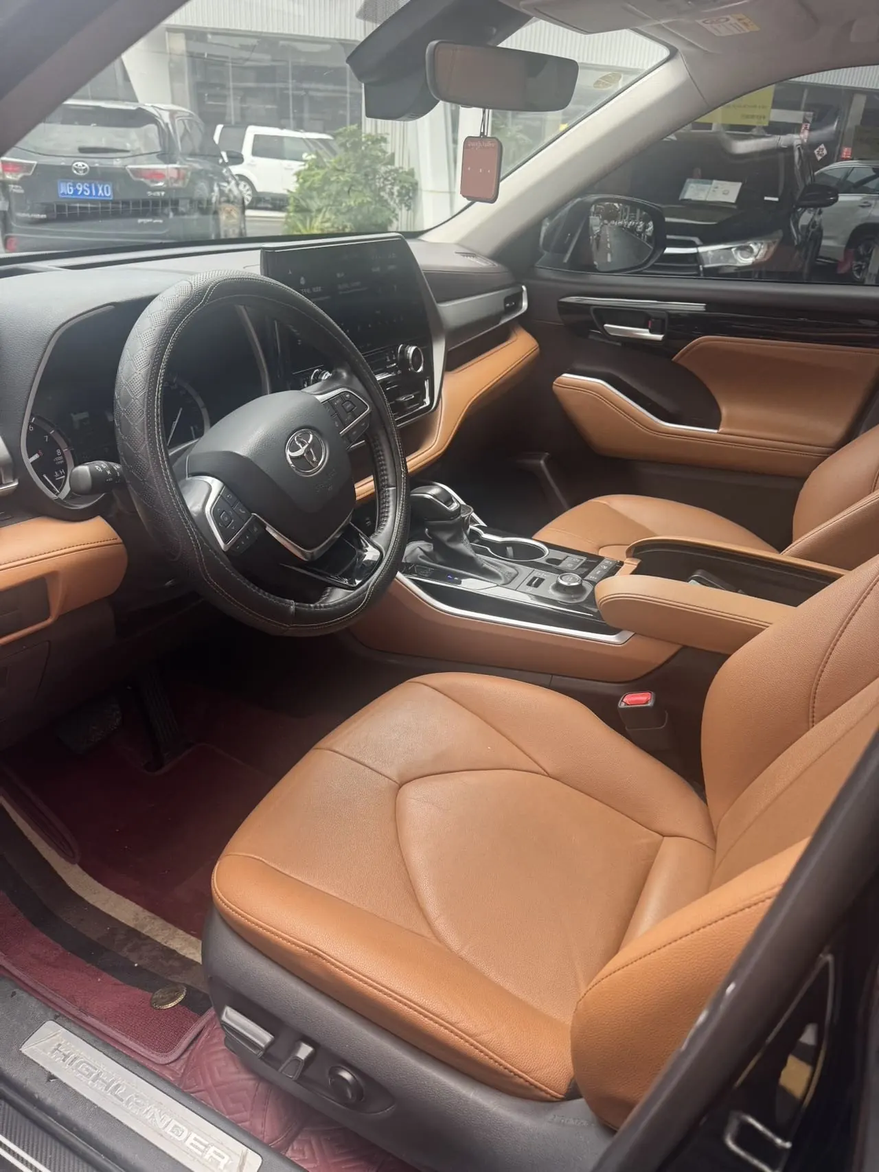 Toyota 2022 Highlander 2.0T 380T 4-wheel drive premium version 7-seat automatic gear 4