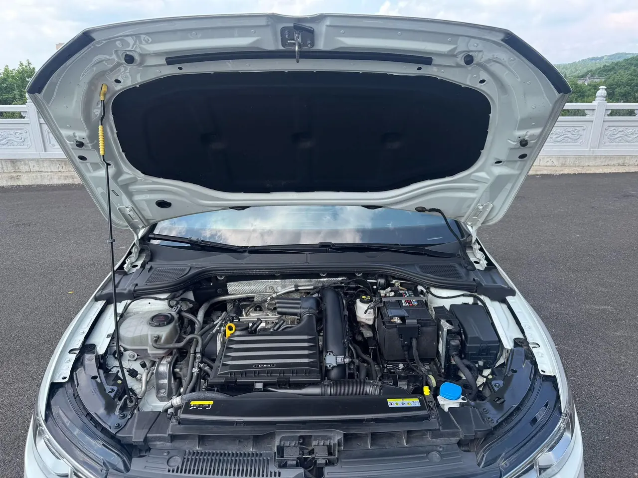 Volkswagen 2021 Golf 8 R-Line 1.4TSI 280TSI Automatic 16
