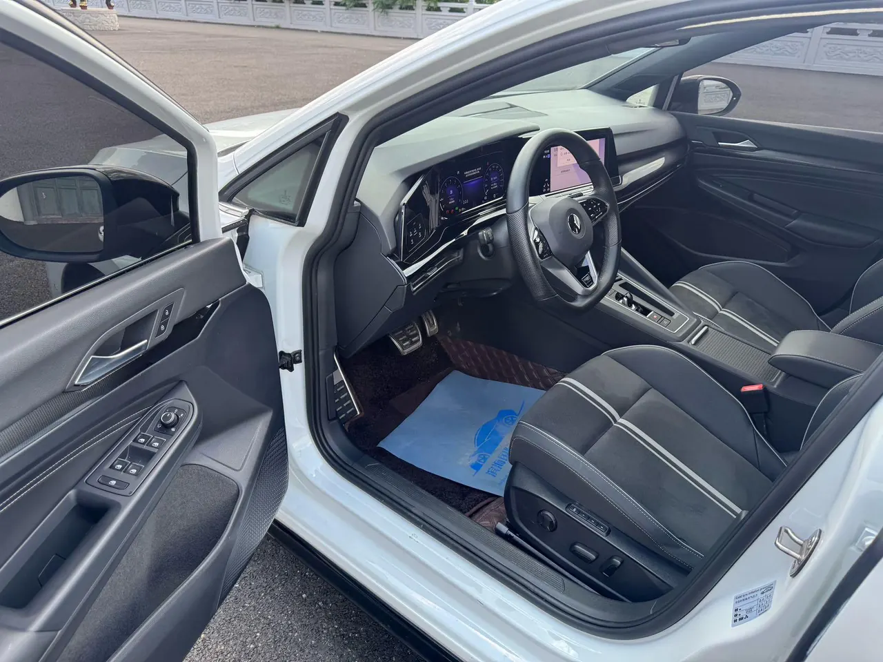 Volkswagen 2021 Golf 8 R-Line 1.4TSI 280TSI Automatic 7