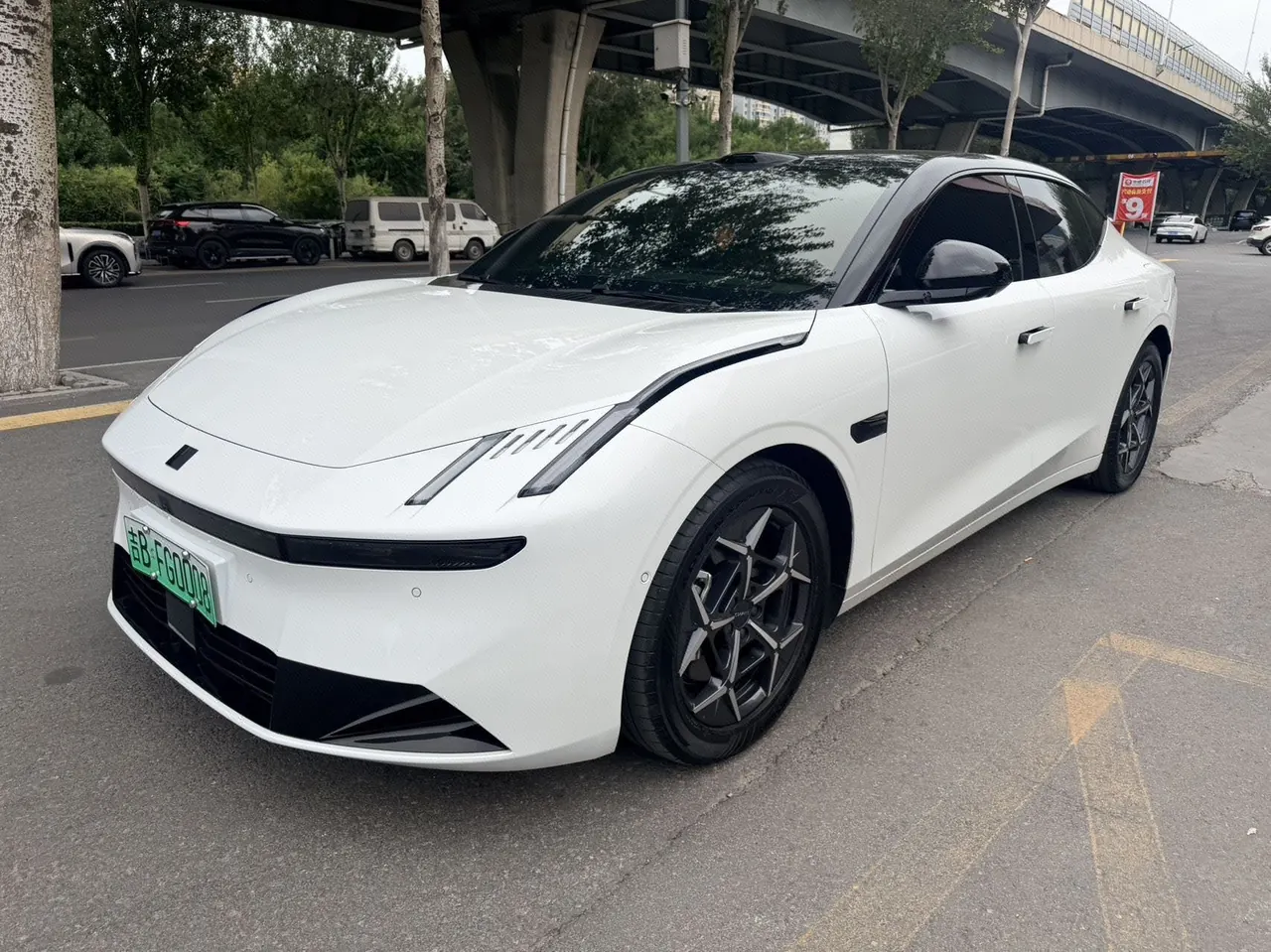 打开图片灯箱:LYNK&CO 2025 LYNK&CO 10 EM-P 1.5T 120 4-wheel drive Ultra (modified) automatic gear
