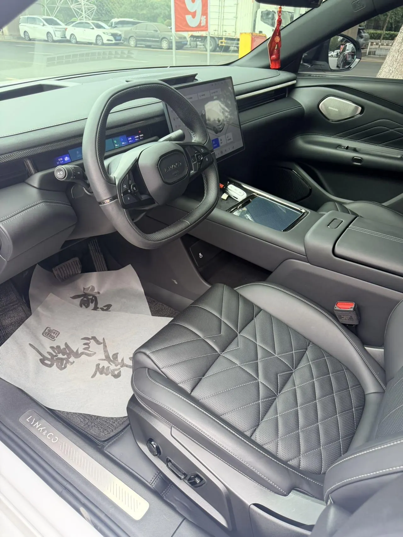 LYNK&amp;CO 2025 LYNK&amp;CO 10 EM-P 1.5T 120 4-wheel drive Ultra (modified) automatic gear 9
