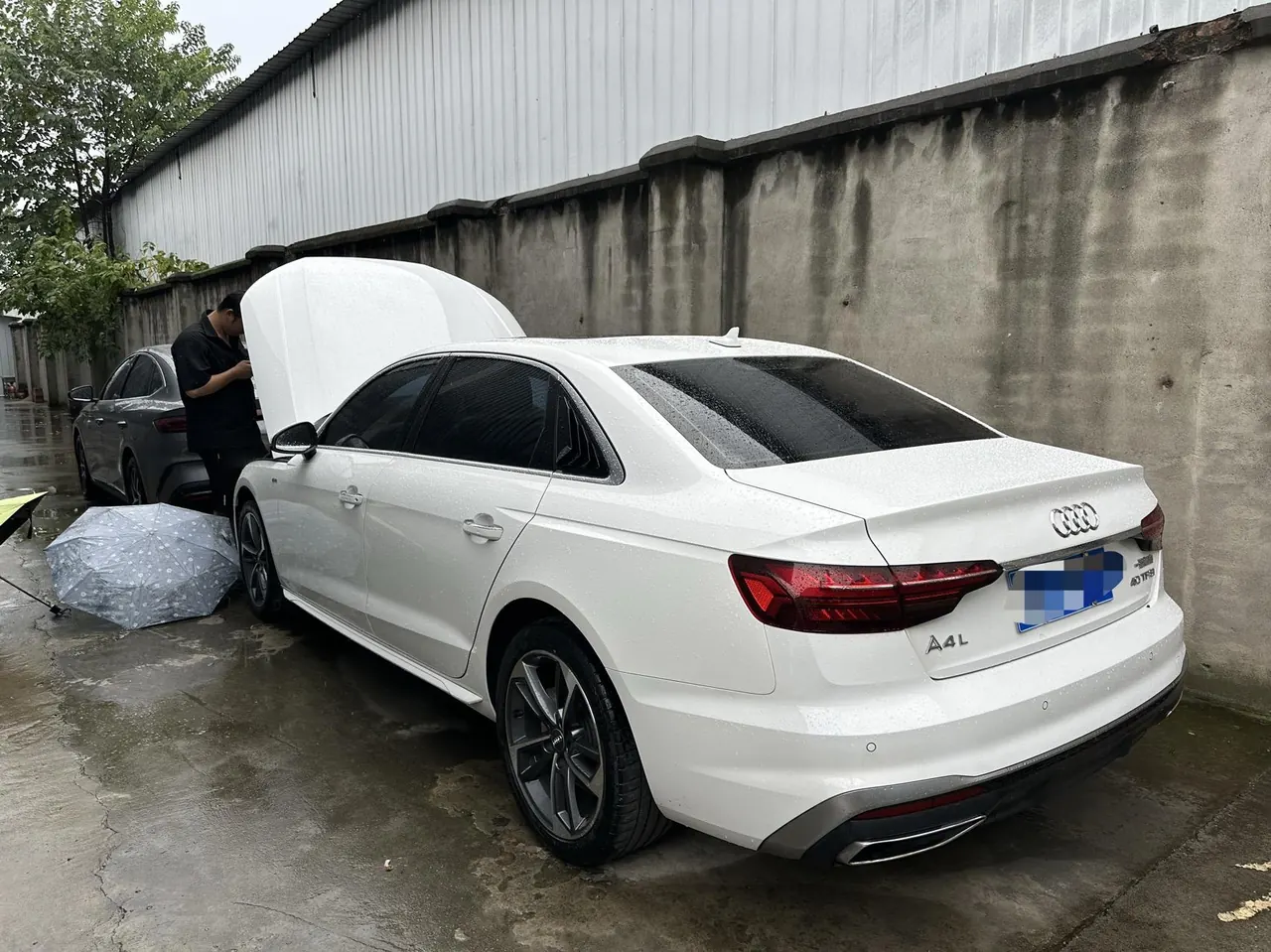 Audi 2020 A4L 2.0TFSI 40TFSI Fashion Dynamic Automatic 2