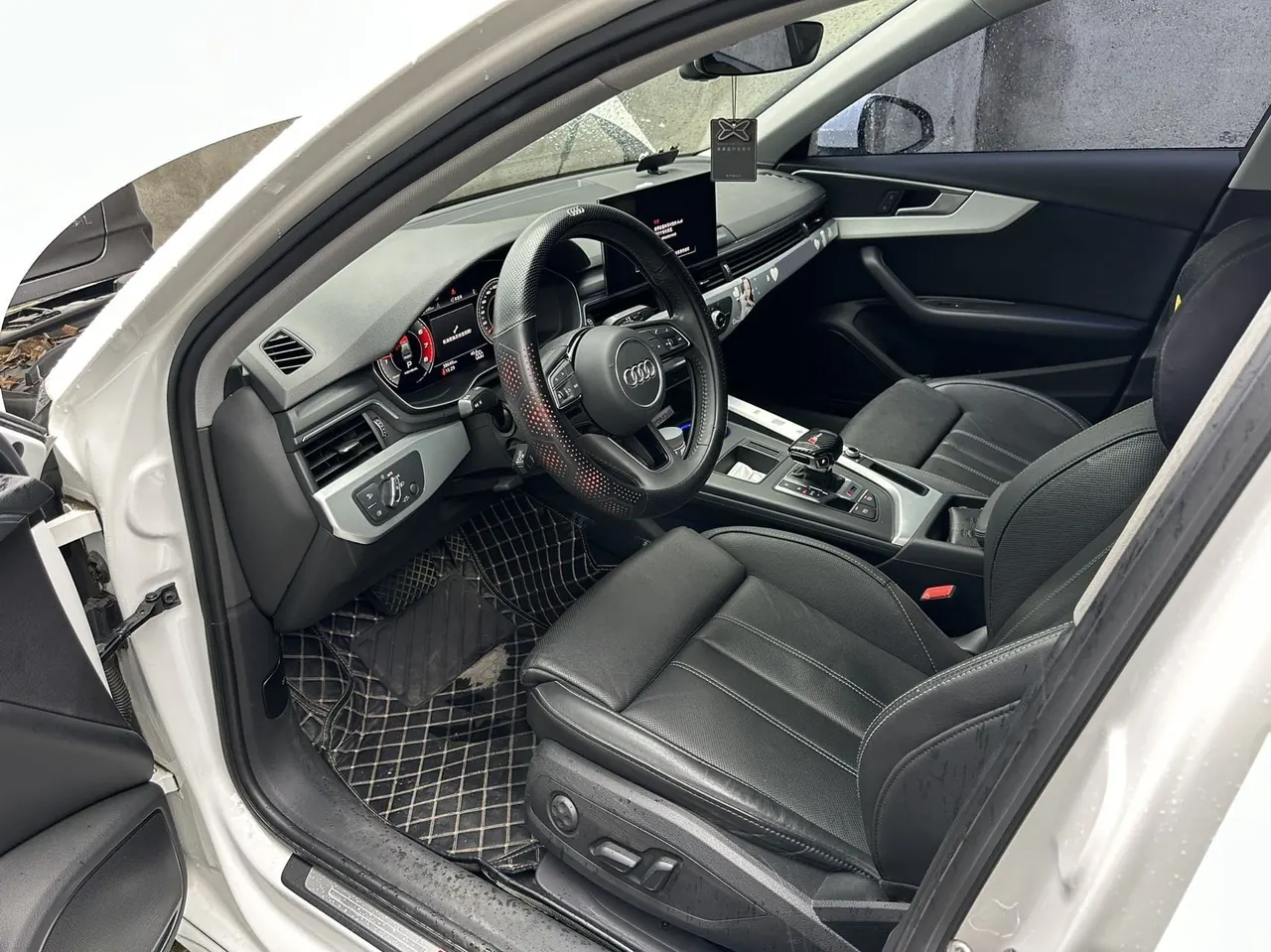 Audi 2020 A4L 2.0TFSI 40TFSI Fashion Dynamic Automatic 3