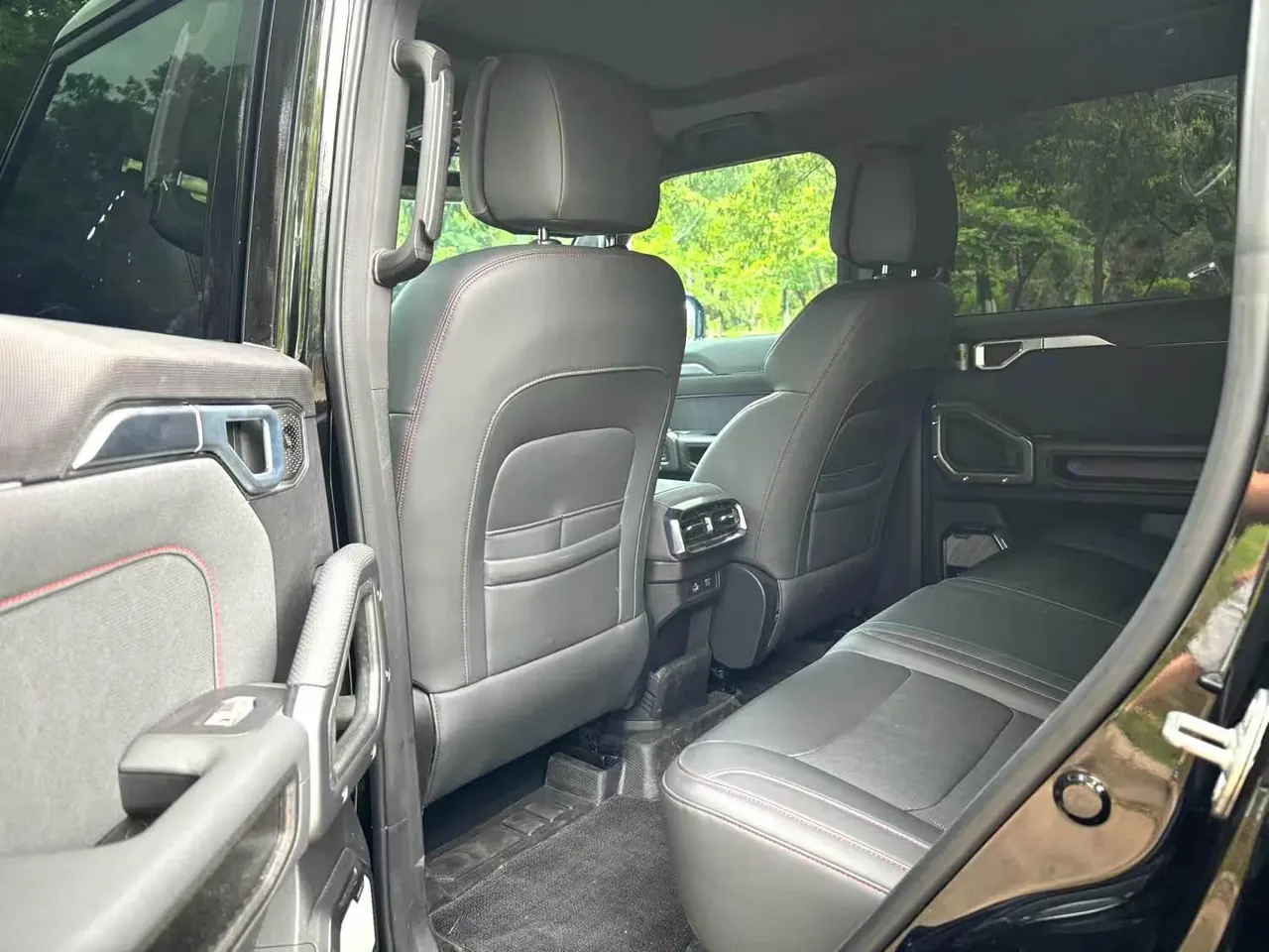Jetour 2023 Traveler 2.0T Four-Wheel-Drive Cross-Country PRO Automatic 5