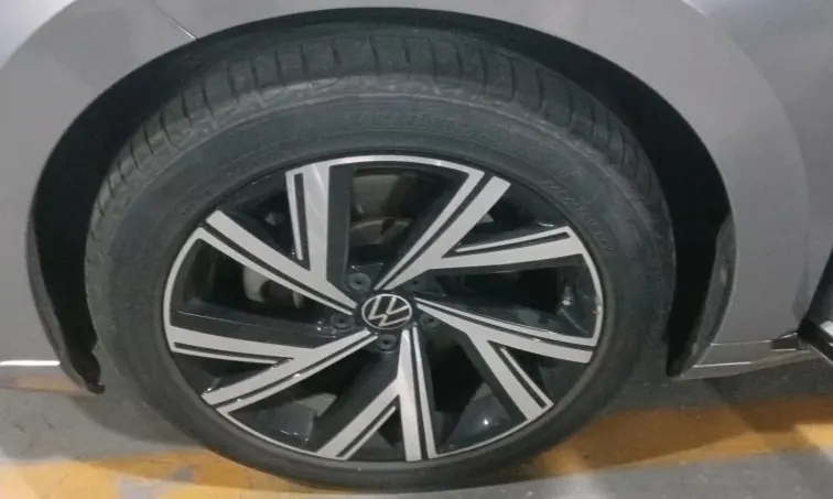 Volkswagen 2021 CC 2.0TSI 330TSI Dazzling Edition Automatic Gear 4
