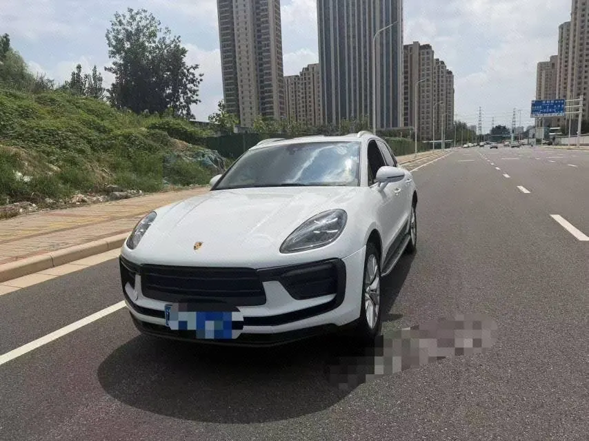 Open image lightbox: Porsche Macan (Imported) 2025 Macan 2.0T Dream Edition Automatic Gear