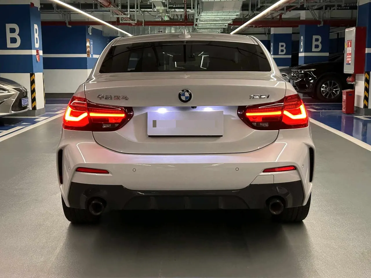 BMW 1 Series 2023 125i 2.0T M Sports Obsidian Night Edition Automatic Gear 5