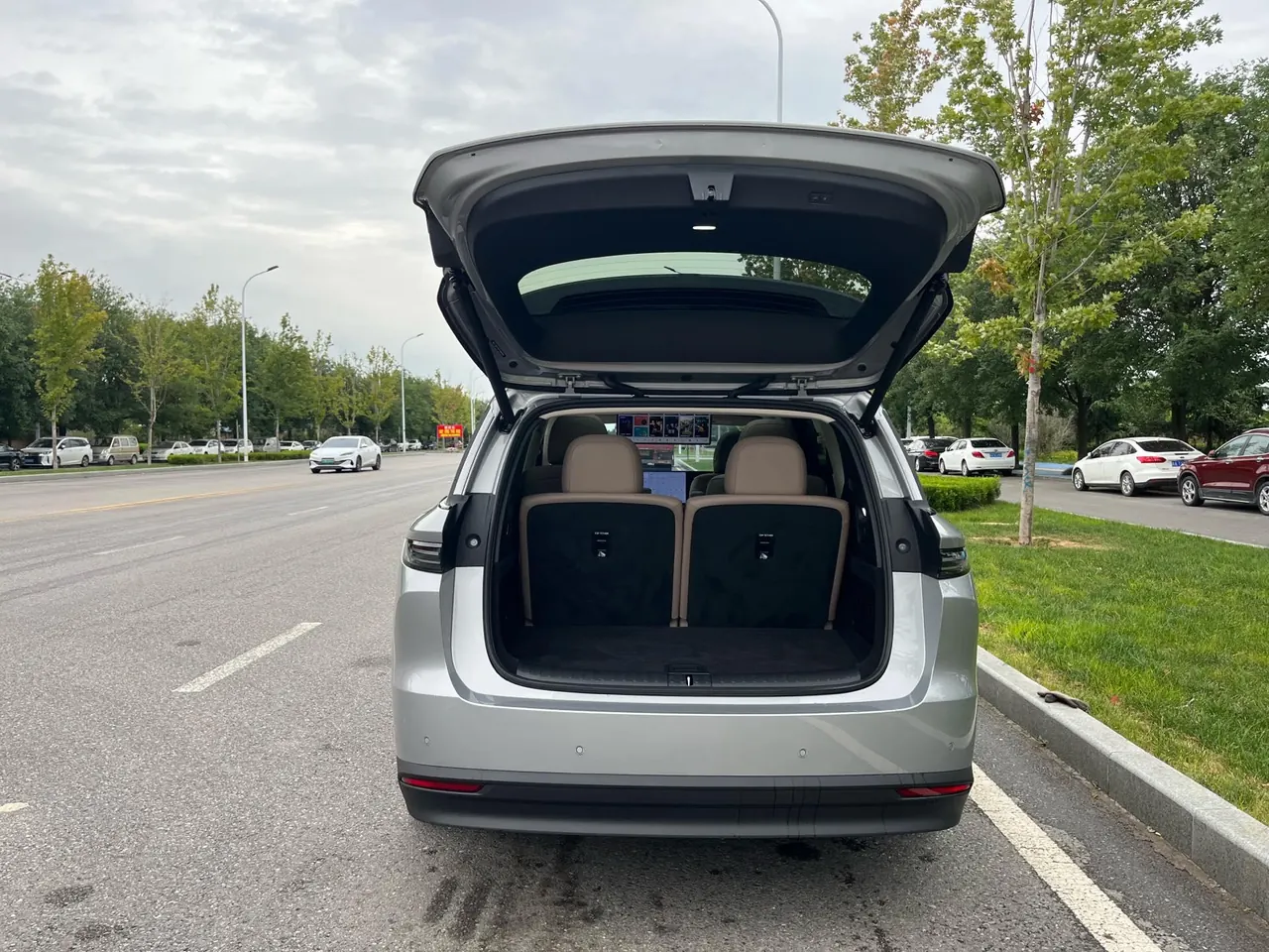 Li 2025 i8 Standard Edition Automatic Gear 18