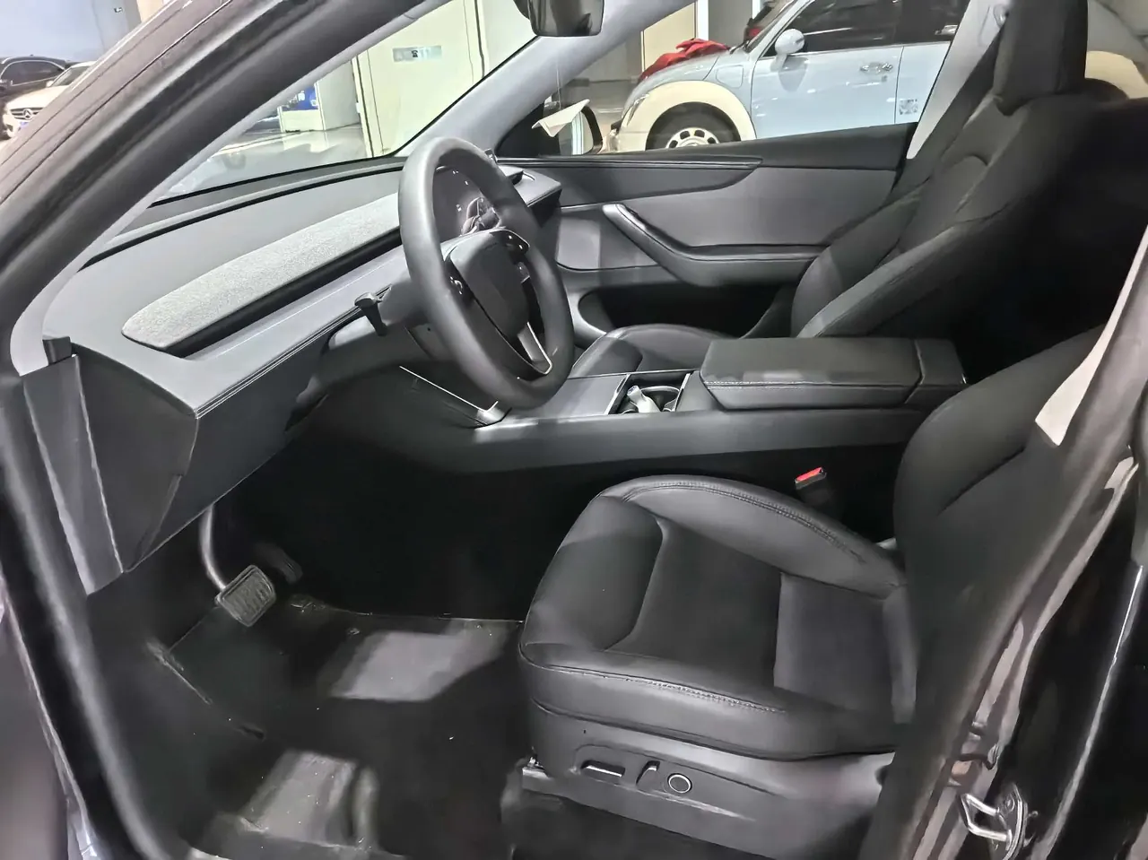 Tesla 2025 Model Y rear-wheel drive version automatic transmission 12