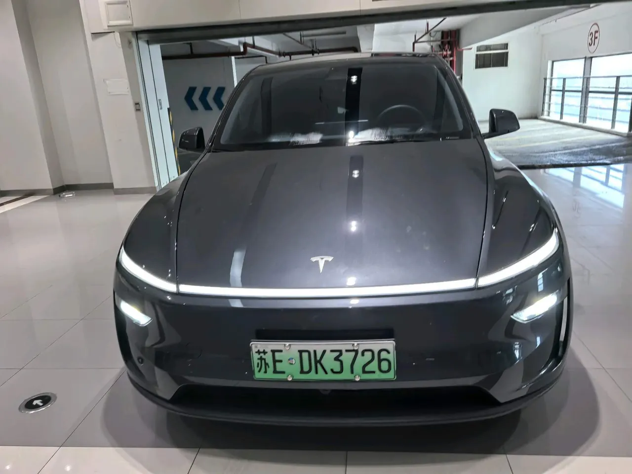 Tesla 2025 Model Y rear-wheel drive version automatic transmission 3