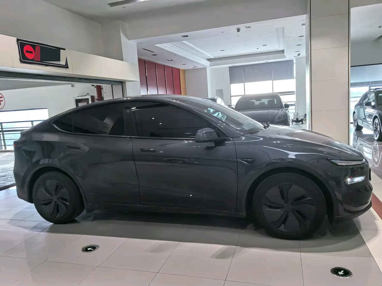 Tesla 2025 Model Y rear-wheel drive version automatic transmission 5