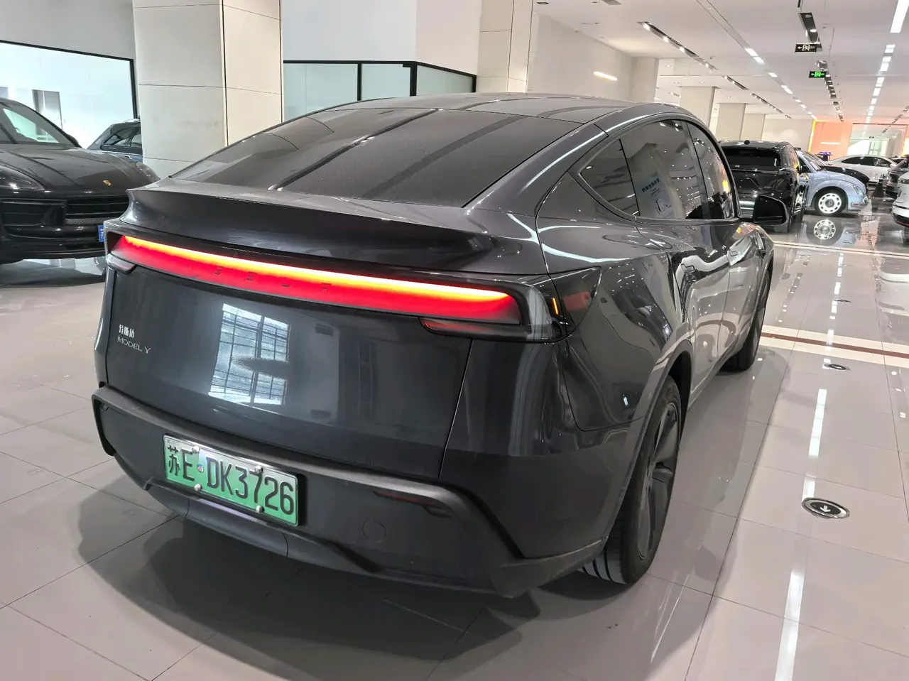 Tesla 2025 Model Y rear-wheel drive version automatic transmission 8