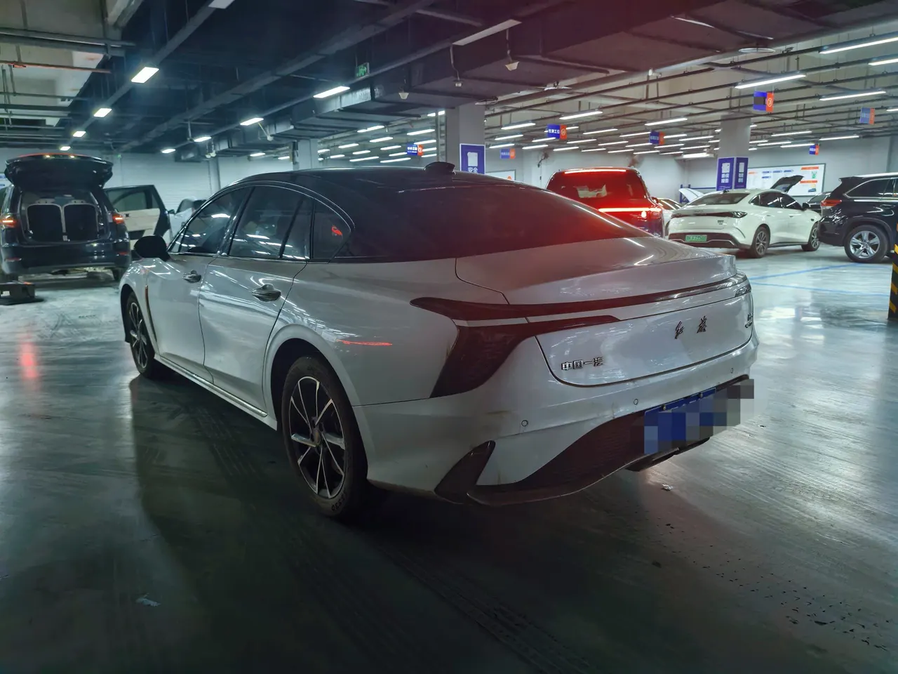 HongQi 2025 H6 2.0T to the United States version of automatic gear 5