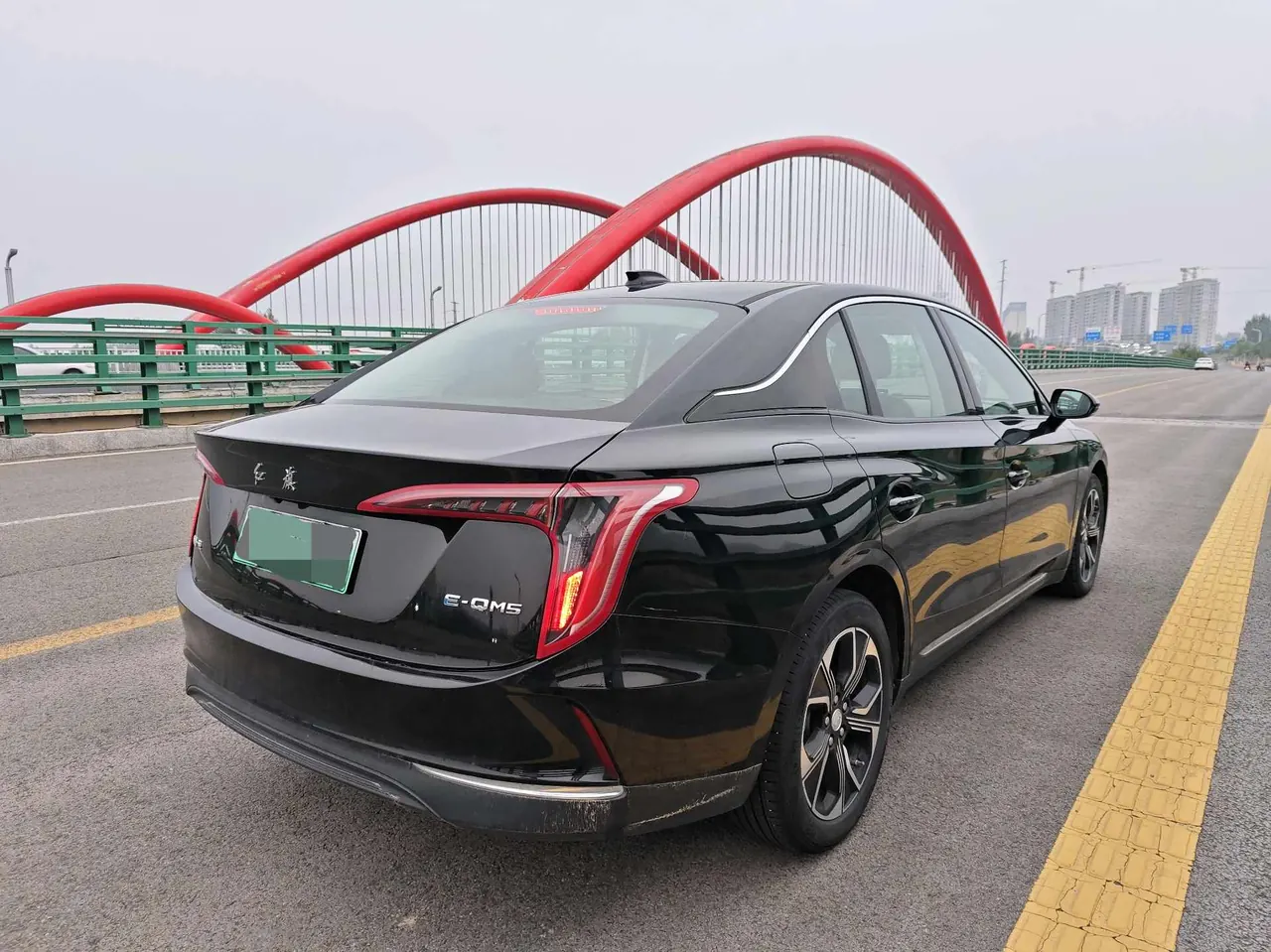 HongQi 2021 E-QM5 charging drops version of automatic gear 3