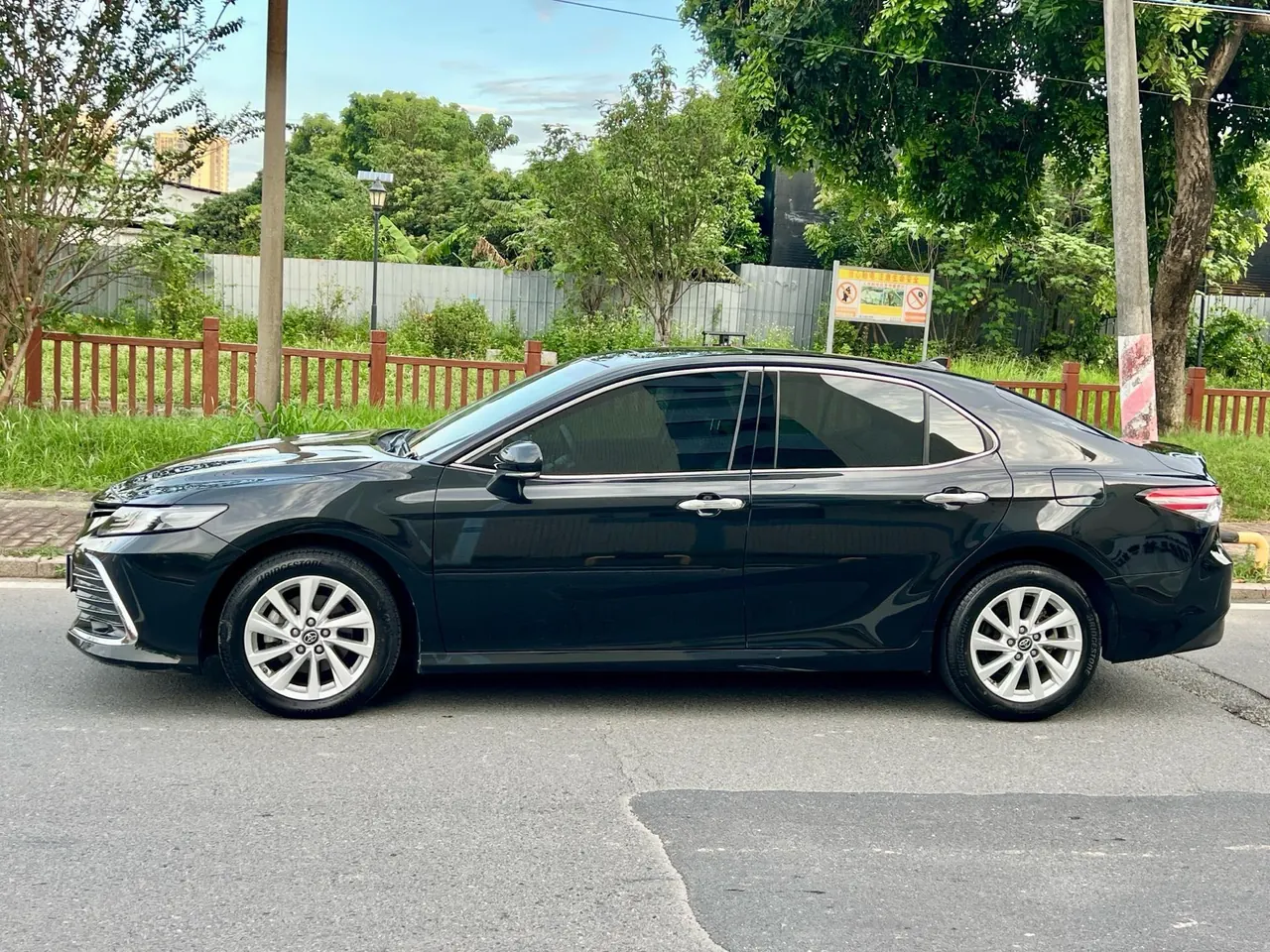 Toyota 2021 Camry 2.0G Stepless Deluxe Edition Automatic Gear 10