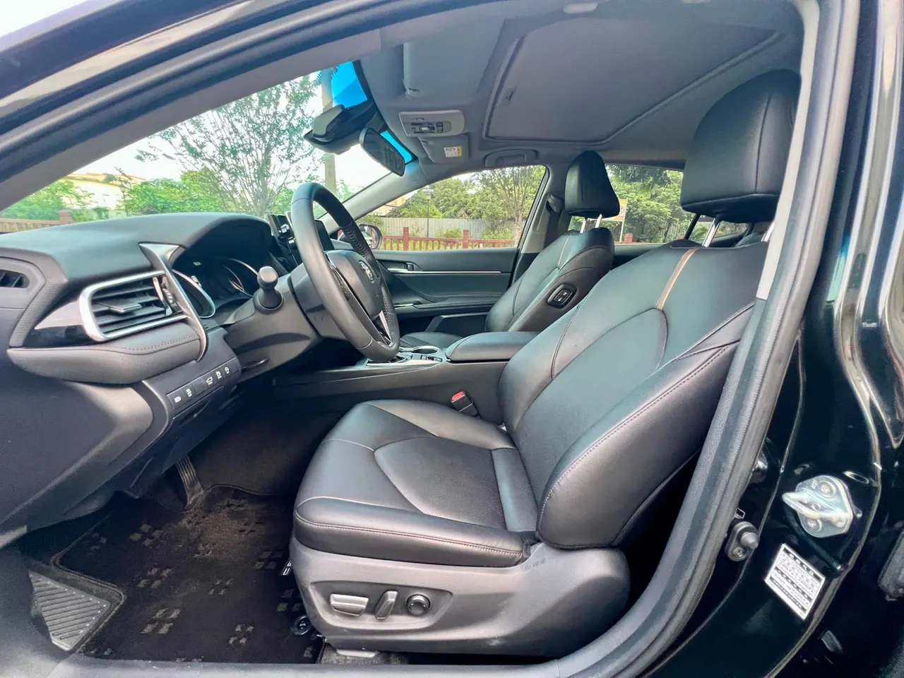 Toyota 2021 Camry 2.0G Stepless Deluxe Edition Automatic Gear 5