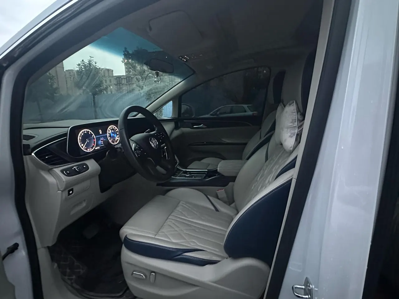Buick 2021 GL8 ES Lu Zun 2.0T 653T Comfortable Automatic Gear 4