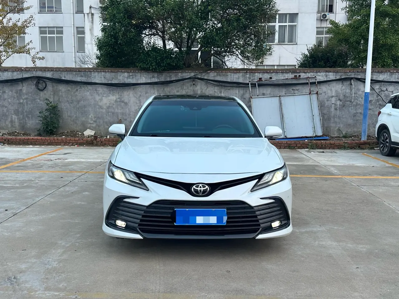 Toyota 2021 Camry 2.0G Stepless Deluxe Edition Automatic Gear 2